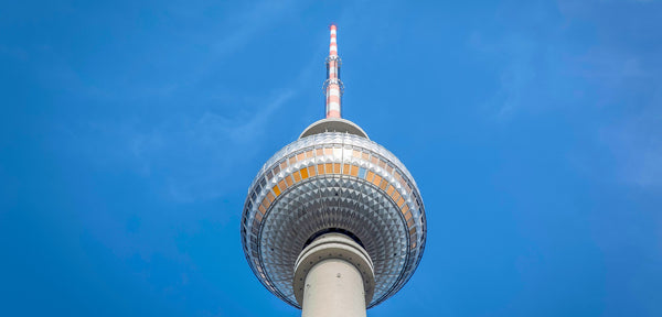 Der Berliner Fernsehturm: Wahrzeichen mit bester Aussicht - Schnauze Designs Berlin