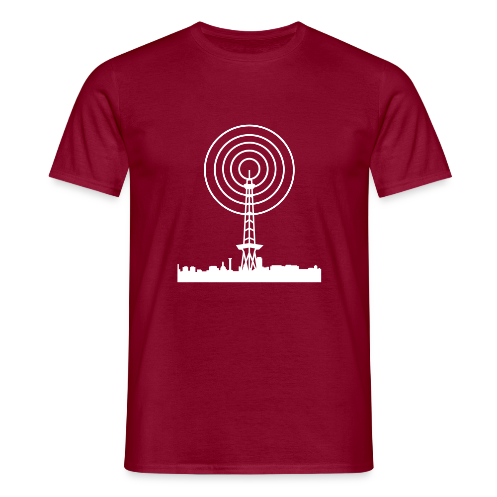 Funkturm im Fokus - Männer Premium T-Shirt - Ziegelrot