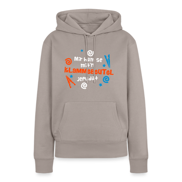 Mit'n Klammabeutel jepudat - Frauen Premium Hoodie - Taupe