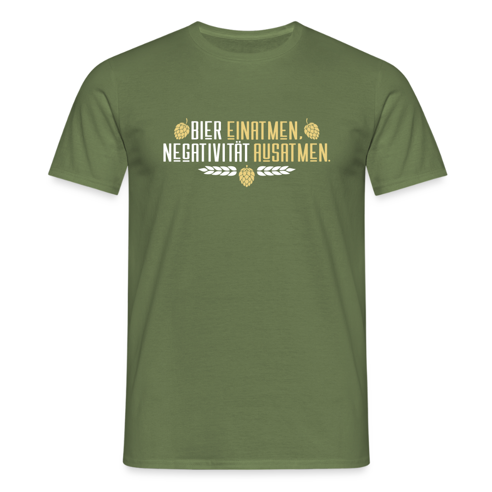 Bier einatmen, Negativität ausatmen. - Männer Premium T-Shirt - Militärgrün