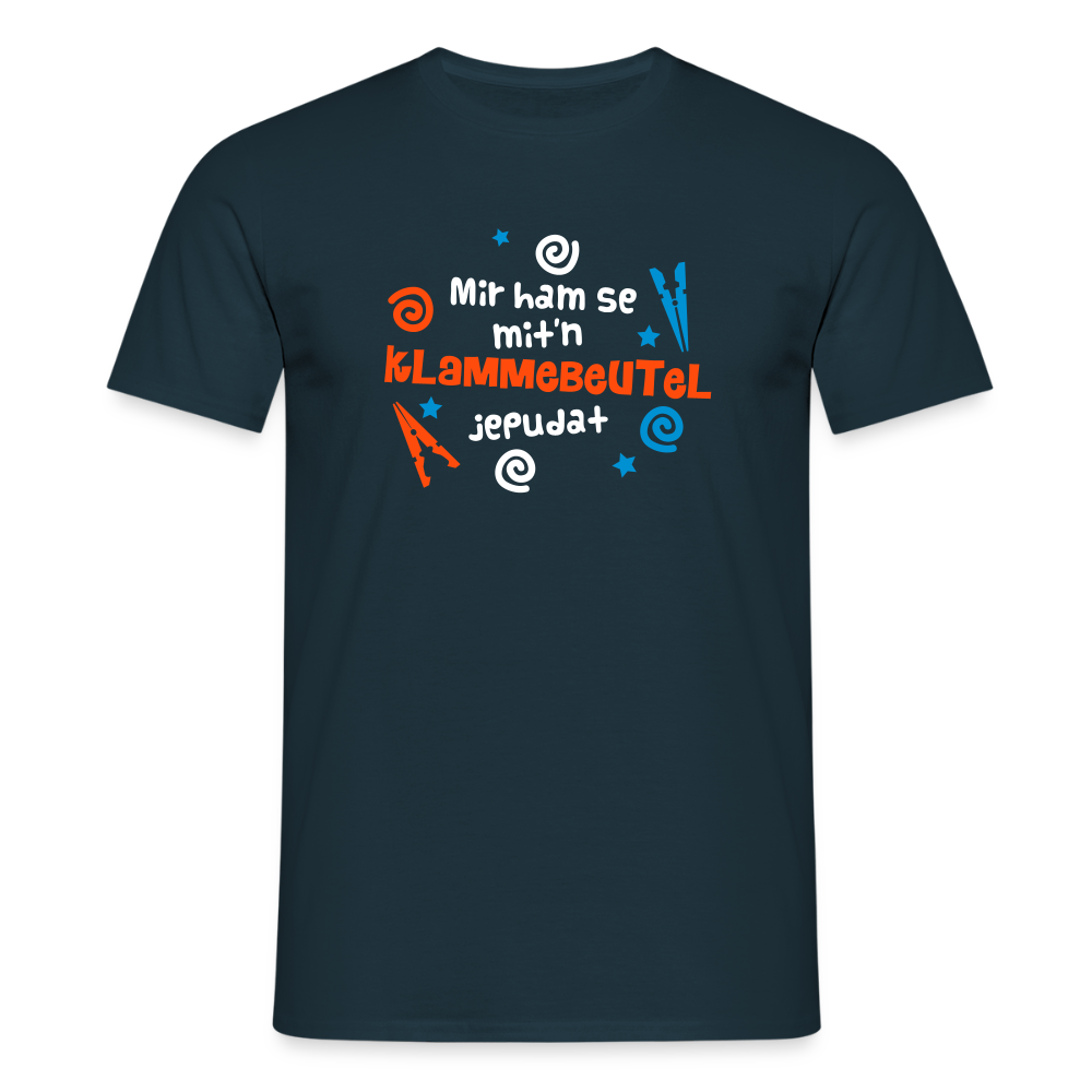 Mit'n Klammabeutel jepudat - Männer Premium T-Shirt - Navy