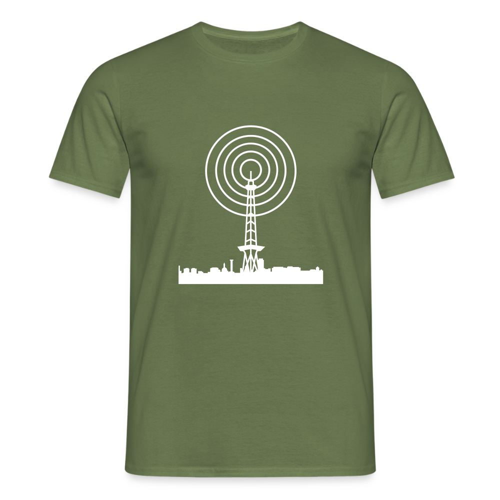 Funkturm im Fokus - Männer Premium T-Shirt - Militärgrün