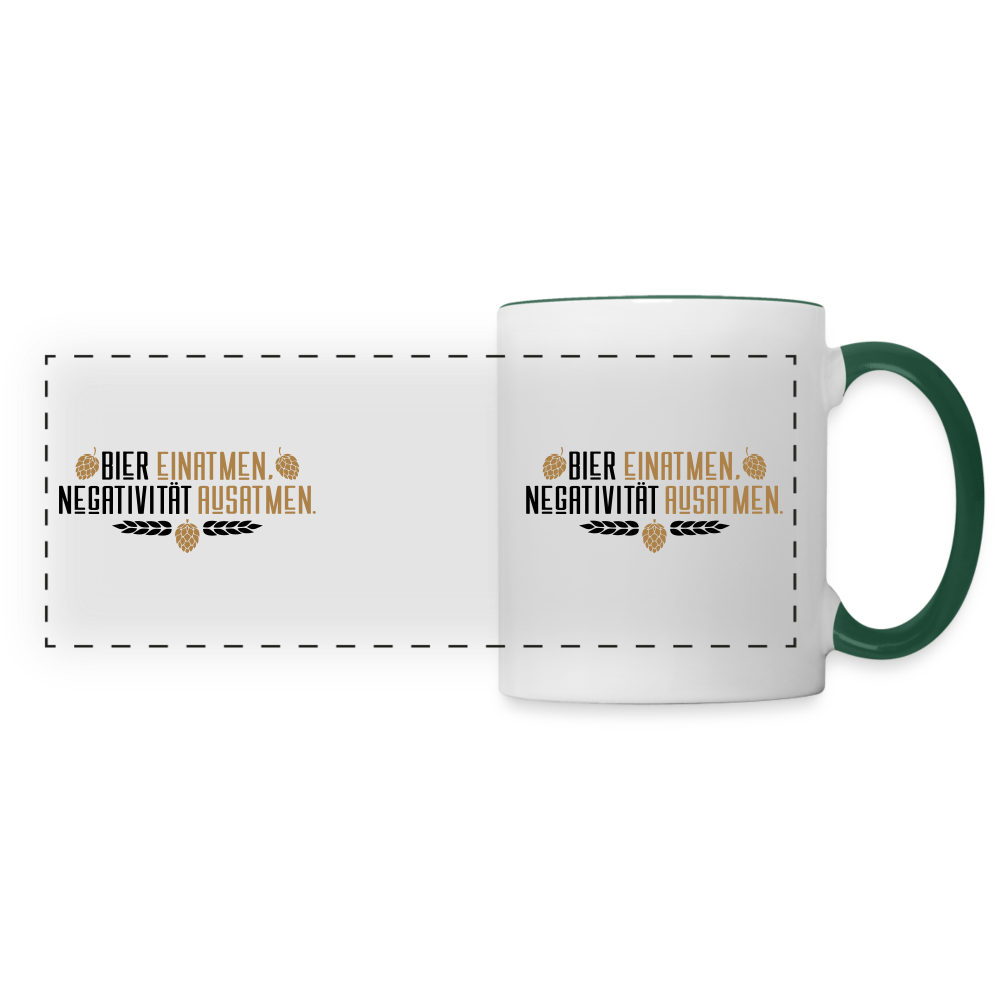 Bier einatmen, Negativität ausatmen. - Tasse zweifarbig - Weiß/Dunkelgrün