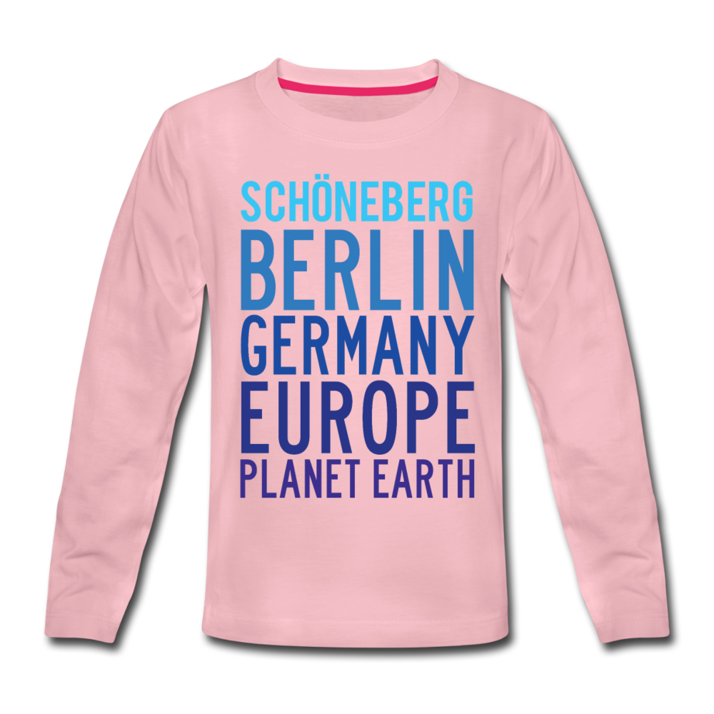 Das Kinder Langarmshirt zeigt das Schöneberg Planet Earth Motiv.