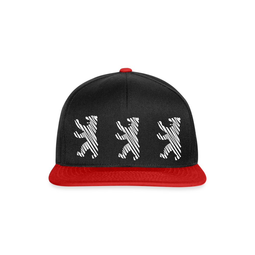 Bär im Netz - Snapback Cap - black/red