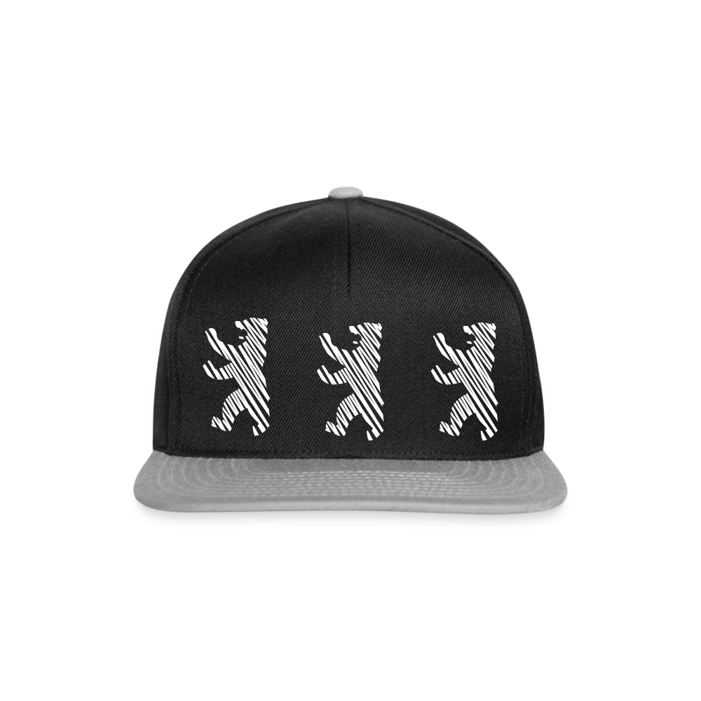 Bär im Netz - Snapback Cap - black/grey