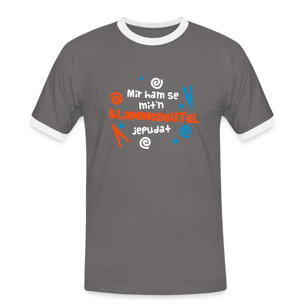Mit'n Klammabeutel jepudat - Männer Ringer T-Shirt - Dunkelgrau/Weiß